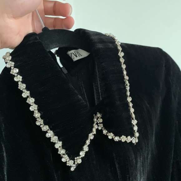 Mini Velvet Dress - Picture 3 of 4